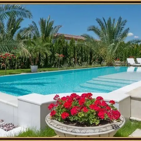 Eden Park Luxury Villa *