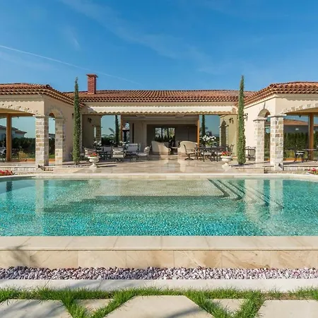 Vila Eden Park Luxury *