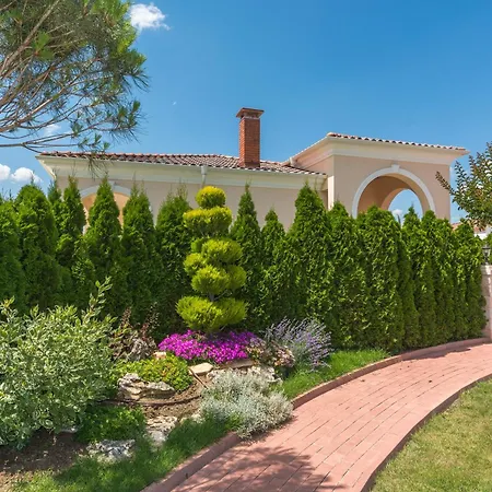 Eden Park Luxury Vila