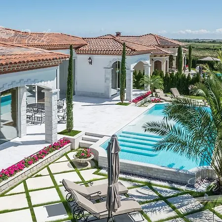 Eden Park Luxury Sluneční pobřeží