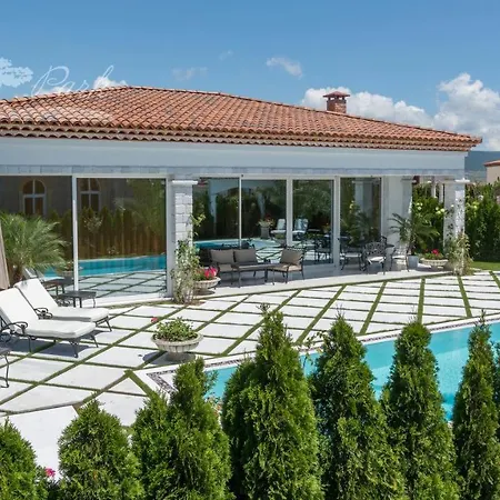 Eden Park Luxury Βίλα