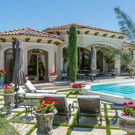 Eden Park Luxury Villa