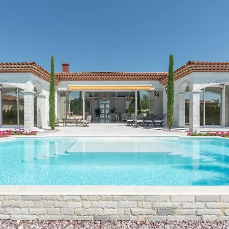 Eden Park Luxury * Slantchev Briag
