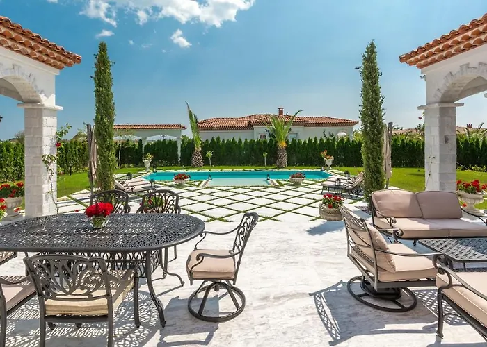 Eden Park Luxury Villa