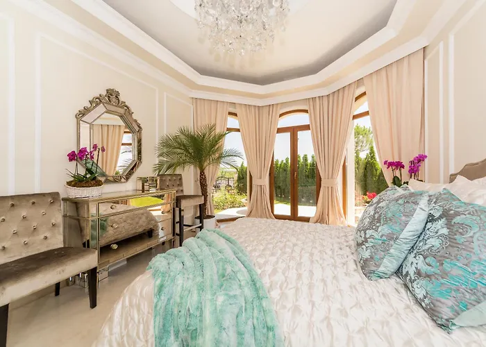 Eden Park Luxury Villa